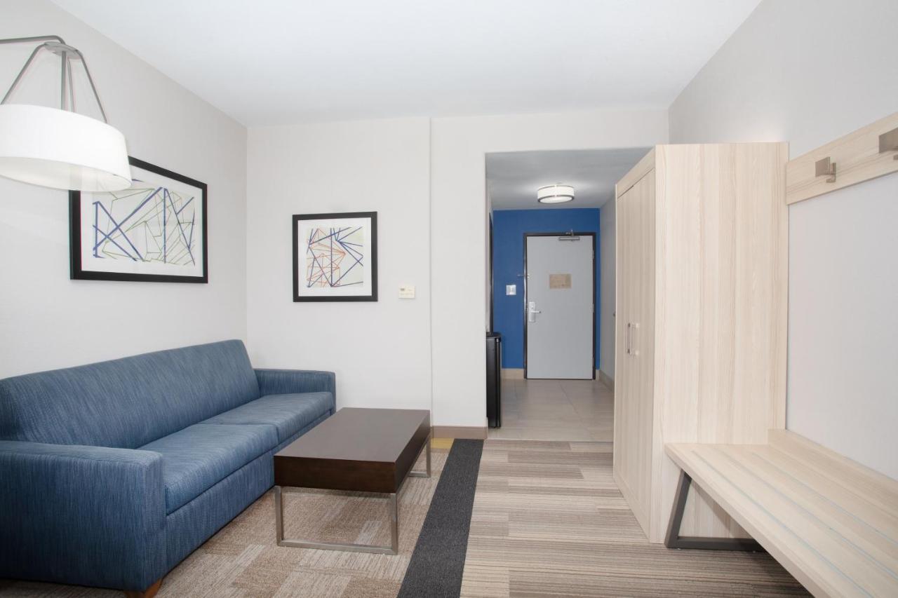 Holiday Inn Express & Suites Phoenix Glendale Dist By Ihg Habitación foto