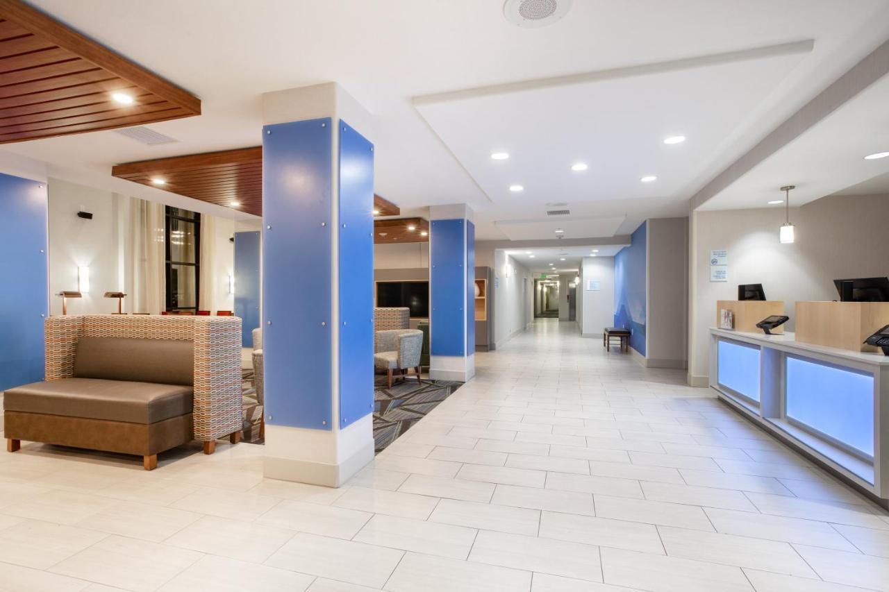 Holiday Inn Express & Suites Phoenix Glendale Dist By Ihg Exterior foto