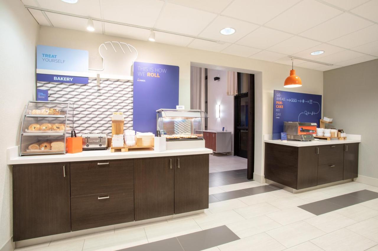 Holiday Inn Express & Suites Phoenix Glendale Dist By Ihg Exterior foto